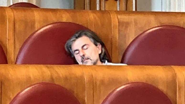 Calabrese, l’assessore che dorme all’ombra di Giulio Cesare