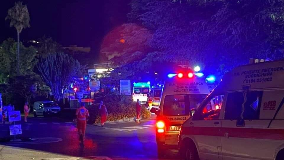 Il ricovero, poi il gesto choc: così il migrante ha dato fuoco all'ospedale