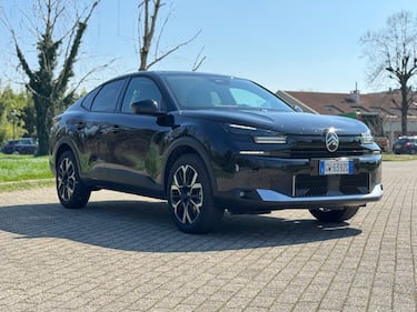 Citroen C4 X 2025: guarda la gallery del crossover coupè, anche ibrido 1