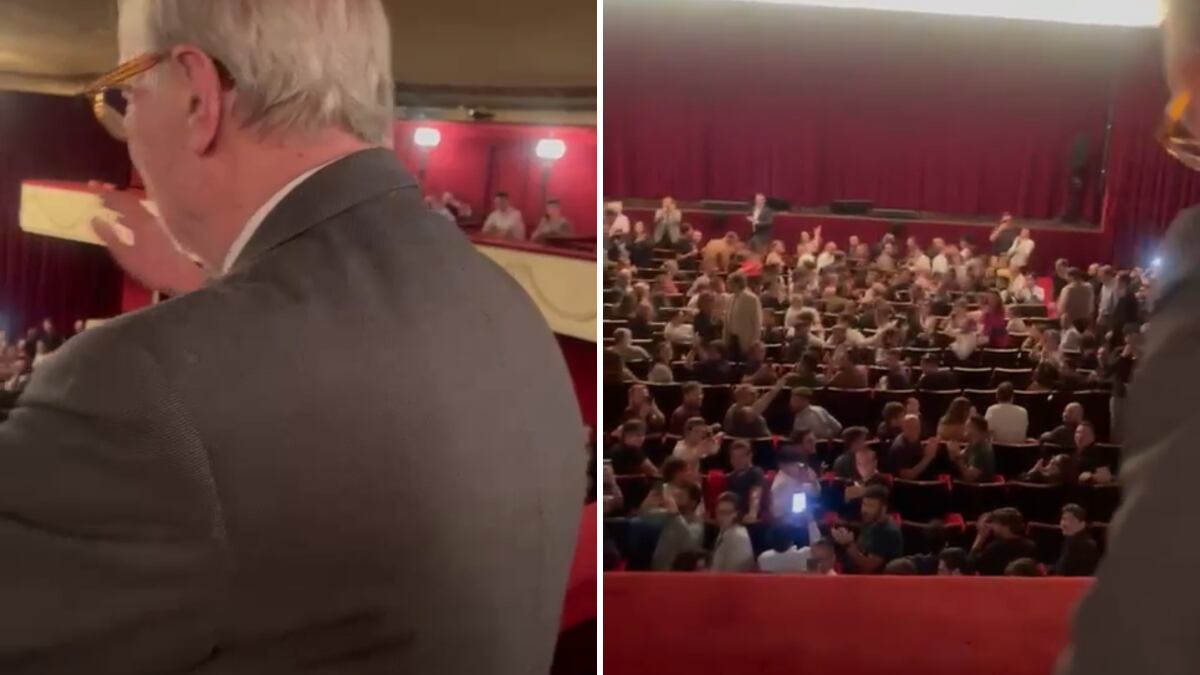 Vittorio Feltri da Cruciani in teatro: è standing-ovation per il direttore