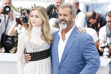 Cannes, Mel Gibson si concede un ballo sul red carpet 5