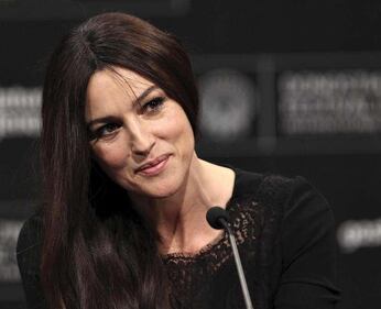 Monica Bellucci sarà bond girl bisex: "Chi dice che sono single?" 8