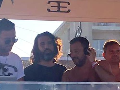 Salvini nel mirino dei militari "Inno al lido? Scena disturba..."