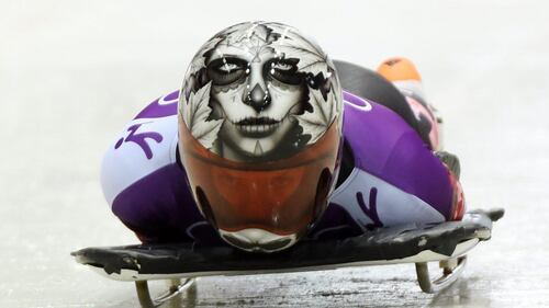 Il casco della slittinista canadese Sarah Reid 9