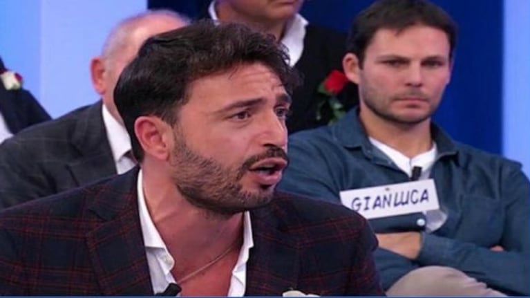 Uomini e Donne, Armando attacca Barbara: "Tutta l’Italia non ha ascoltato quanto sei cattiva"