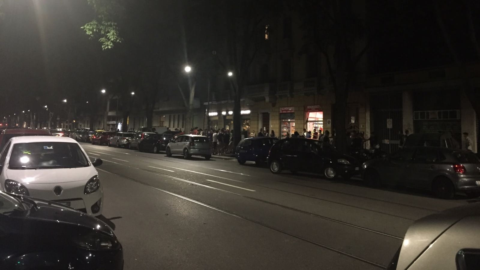 "Drive in" della droga nelle serate di via Teodosio