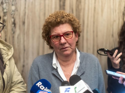 Liti auto bianche-Ncc, il Comune passa la palla al prefetto