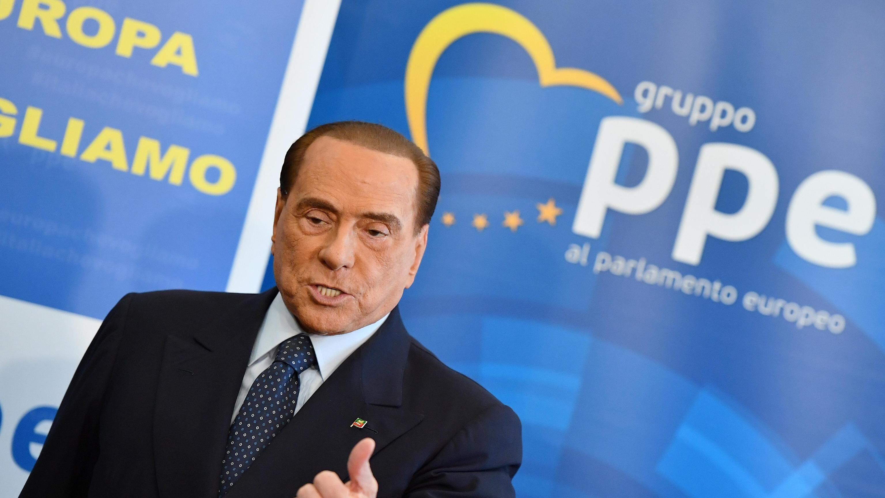 L'appello di Berlusconi: "Domenica votate per i referendum"