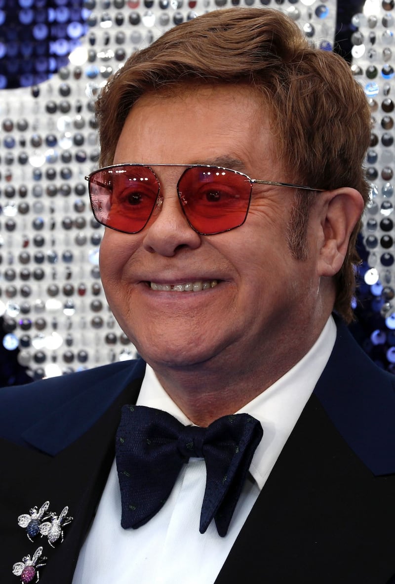 Elton John promuove "Rocket Man": foto 4