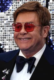 Elton John promuove "Rocket Man": foto 4