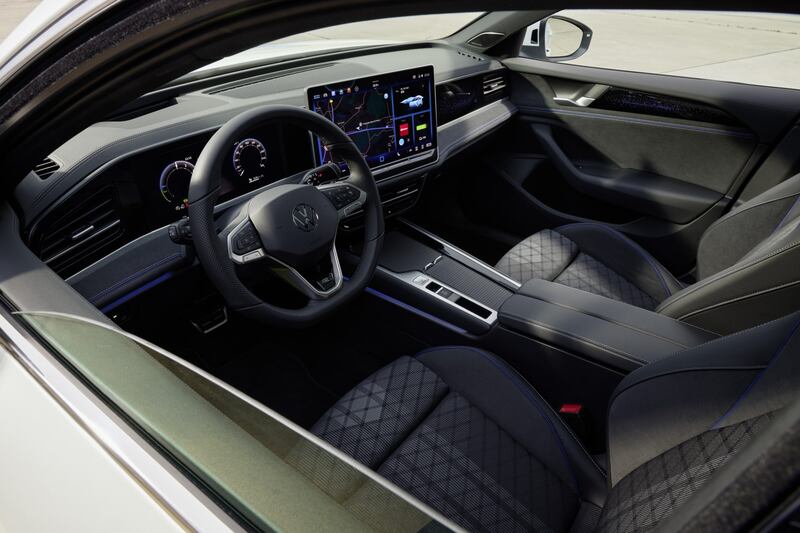 Volkswagen Passat: guarda tutte le foto 15