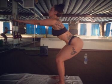 Lady Gaga nuda nella sauna 14