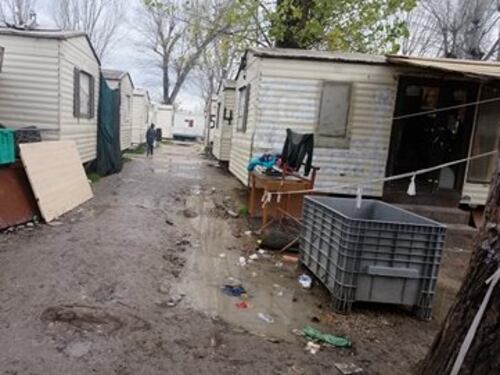 Camping River, tra degrado, roghi e sporcizia