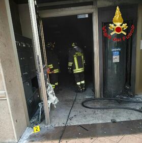 Un uomo ha lanciato una moltov contro una banca a Vibo Valentia 4