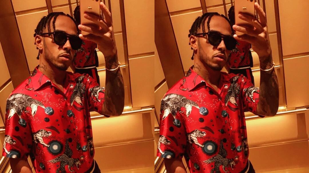 Hamilton sfoggia un nuovo look: selfie e post su Instagram