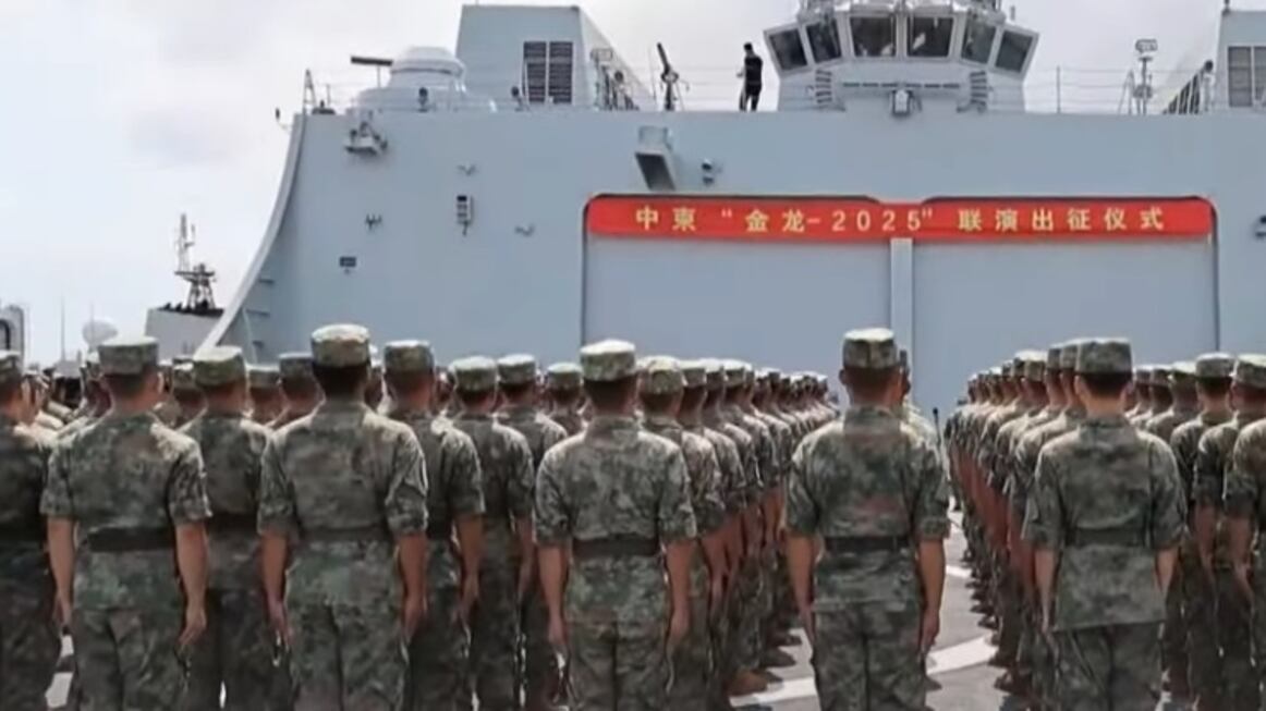 La Cina muove navi e aerei da guerra: scattano le Golden Dragon