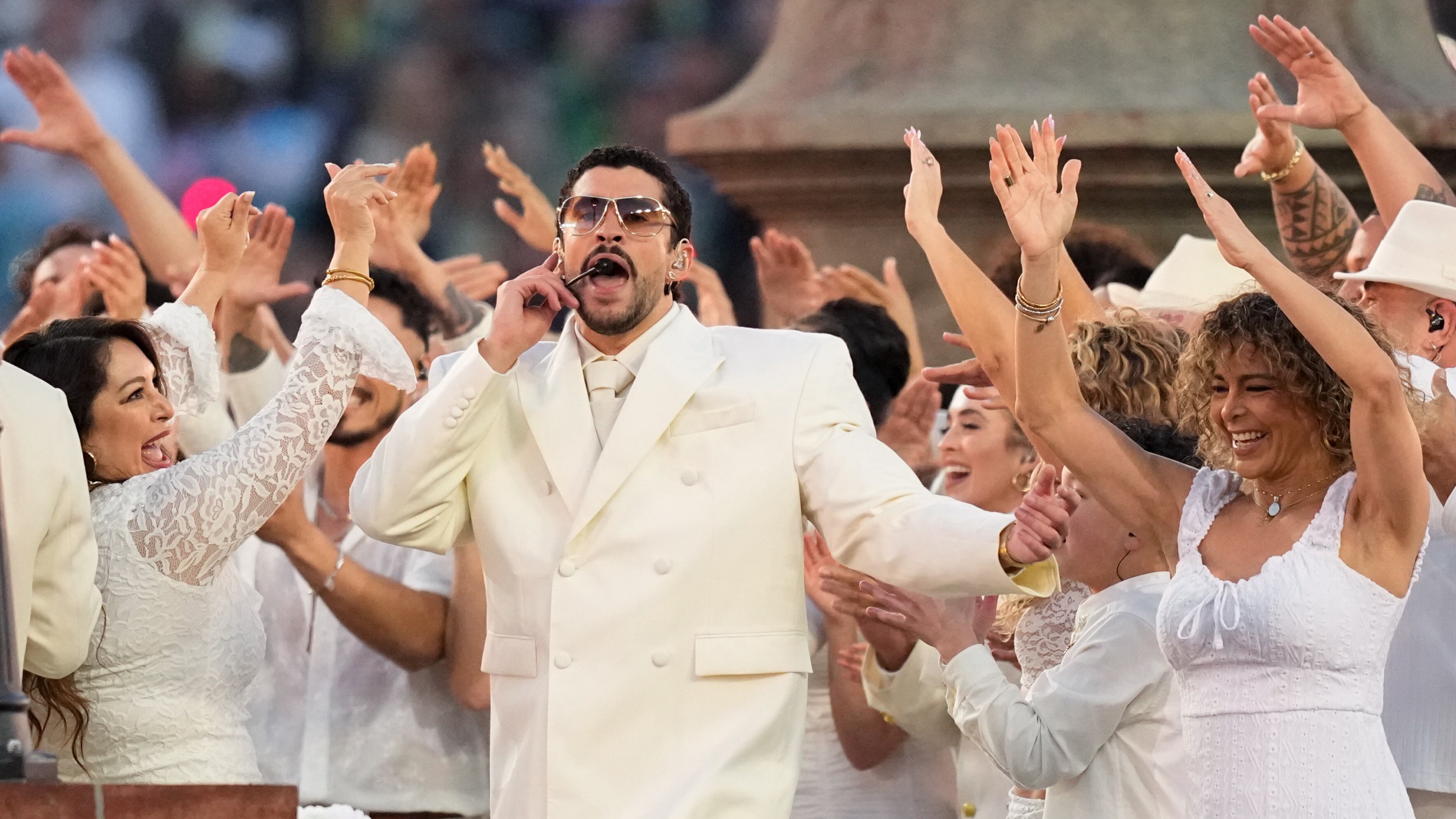 Bad Bunny, doppia "fiesta" rovinata dal maltempo