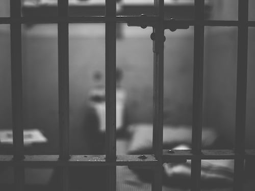 Paura al carcere di Opera: detenuto prende un agente in ostaggio