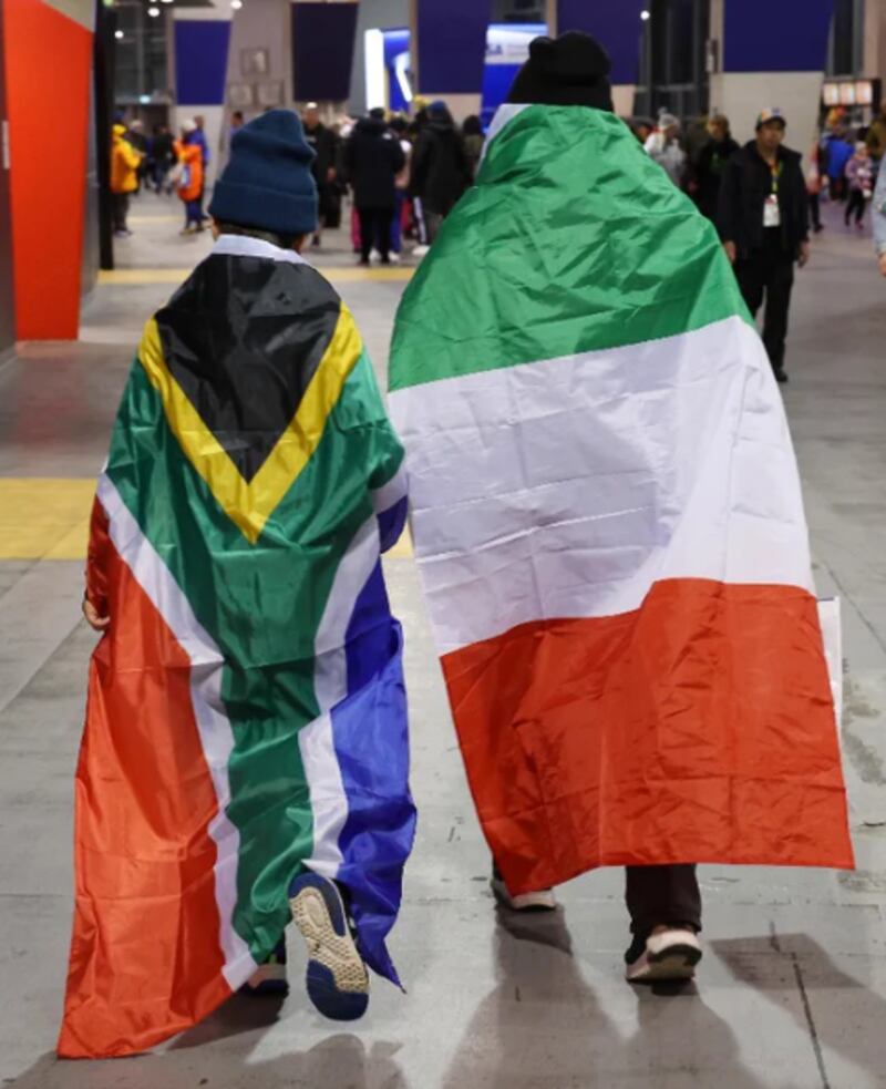 Le tifoserie in ingresso al Wellington Regional Stadium (via Fifa)
