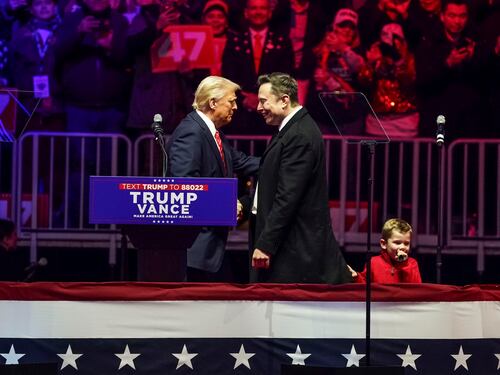 Usa, 100 miliardi per l'intelligenza artificiale. Ma Musk non è d'accordo con l'amico Donald