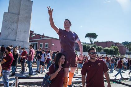 Stadio Olimpico gremito per l'ultima partita di Francesco Totti 9