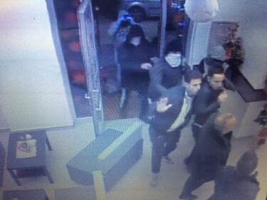 "Troppe rapine, costretti a chiudere il bar di notte": i banditi in azione 1