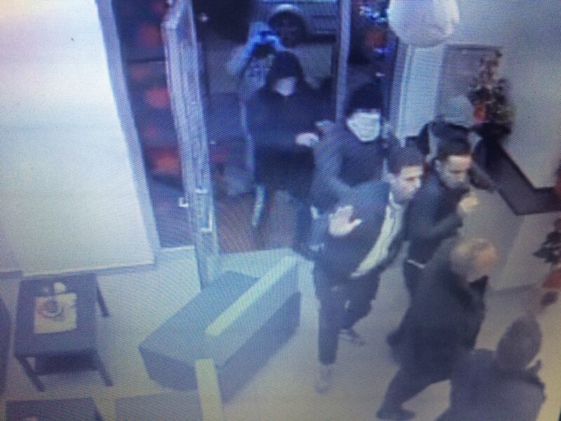 "Troppe rapine, costretti a chiudere il bar di notte": i banditi in azione 1