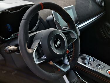 Alpine A110 S, guarda le foto della due posti francese da 300 cv 19
