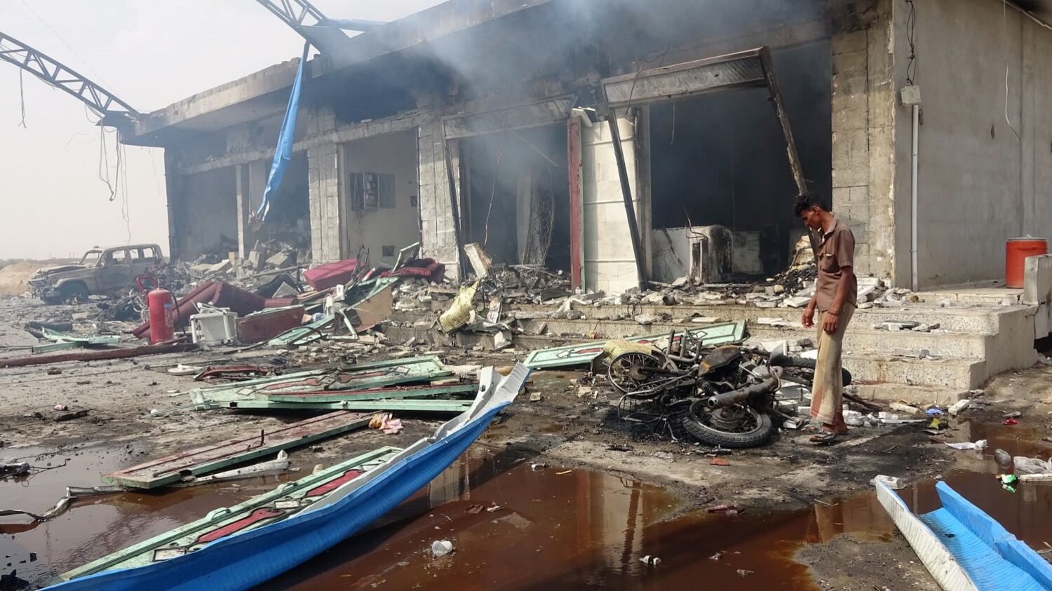 Yemen, raid dei sauditi sul palazzo presidenziale