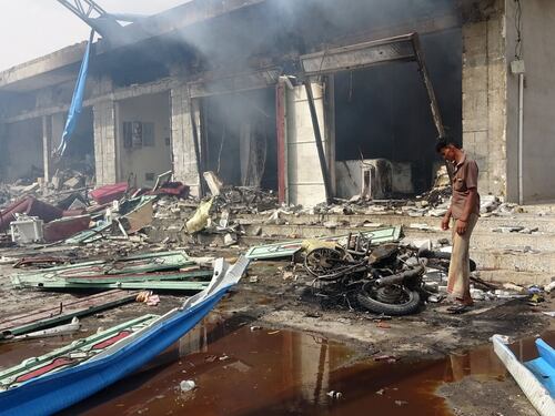 Yemen, raid dei sauditi sul palazzo presidenziale
