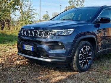 Jeep Compass e-Hybrid: guarda la gallery della prova su strada  9