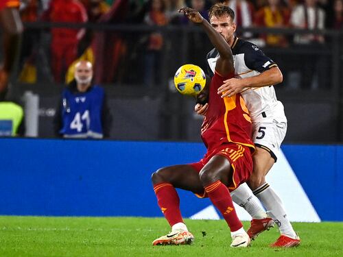 Pazza Roma all'Olimpico: i giallorossi ribaltano il Lecce nel recupero con Lukaku