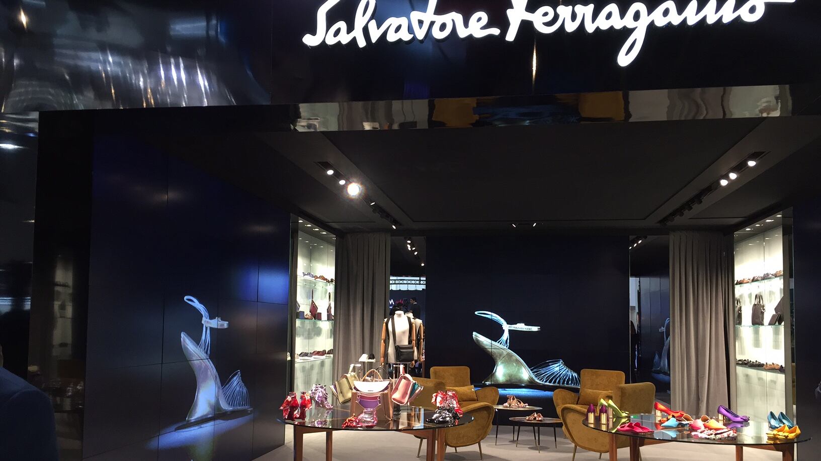 Addio alla Ferragamo, la signora d'acciaio dello stile italiano