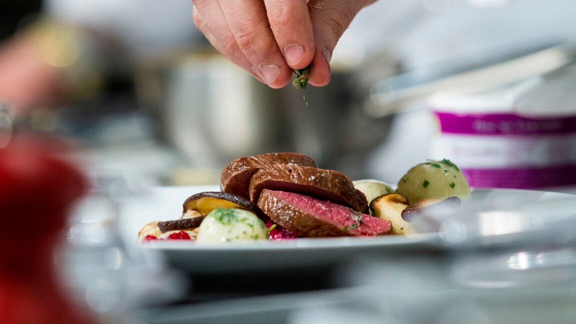 Con chefbooking il cuoco arriva a casa via web