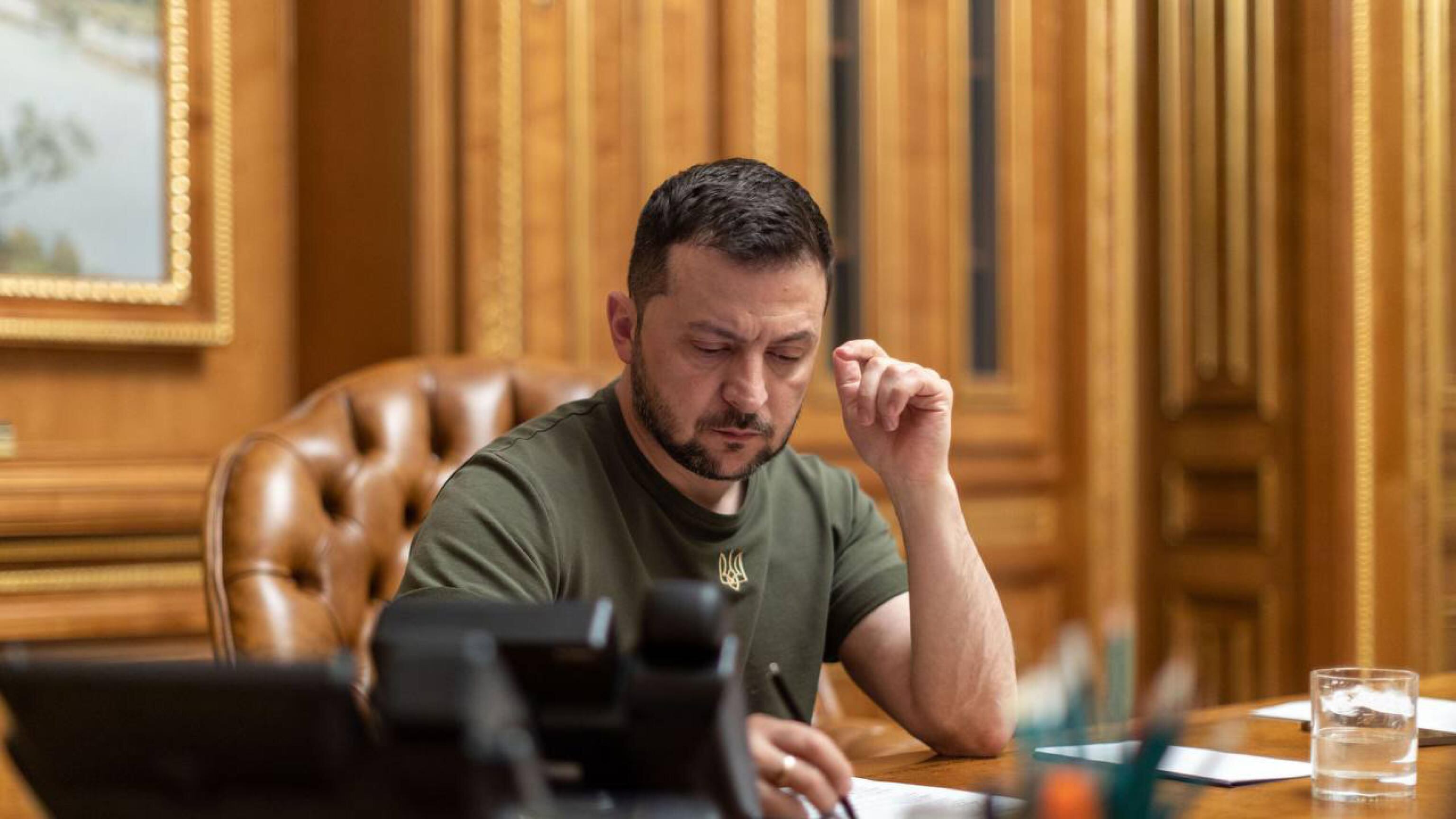Nato, Zelensky vede Erdogan. Da Biden bombe a grappolo