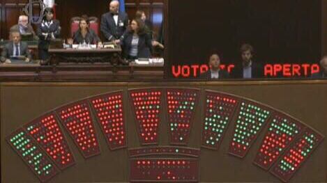 Agguato sulla legge elettorale Guerra Pd-M5s, salta il patto