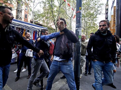 Milano, antagonisti attaccano Salvini