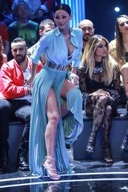 Anna Tatangelo, spacco sexy con fotomontaggio 21