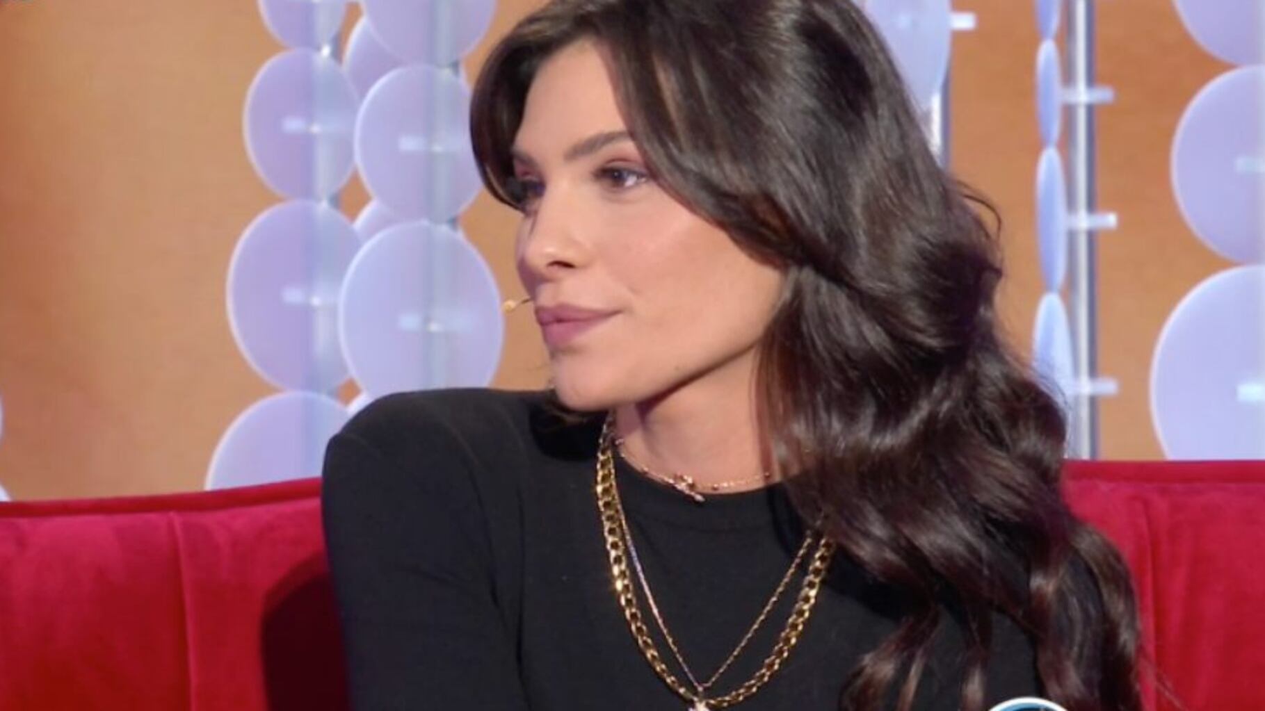 Vieni da me, Ludovica Valli ricorda l'abbandono del padre: "Per me è uno sconosciuto"