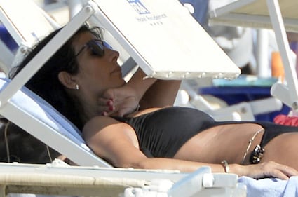 Pamela Prati, fisico perfetto al mare 13