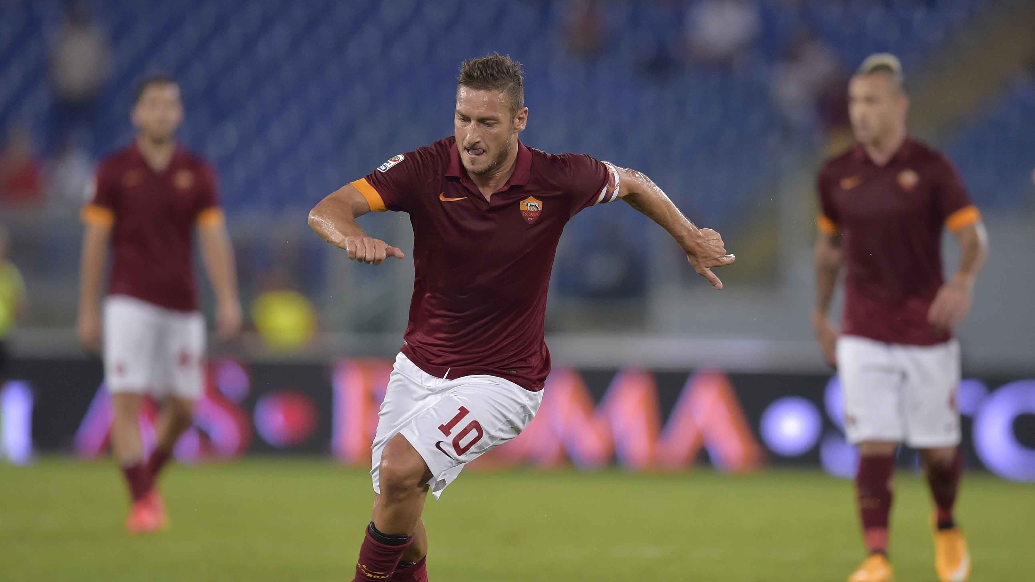 Imbrattato il murale dedicato a Totti: "Mafia Capitale"