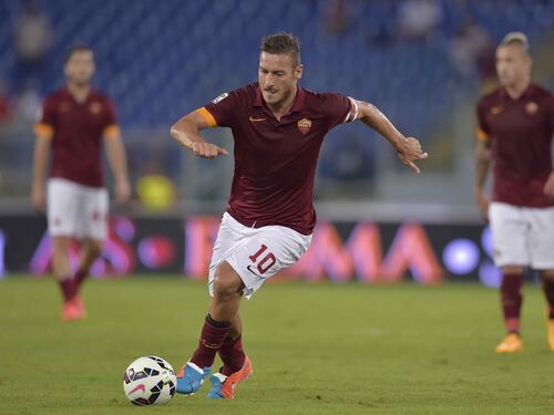 Imbrattato il murale dedicato a Totti: "Mafia Capitale"