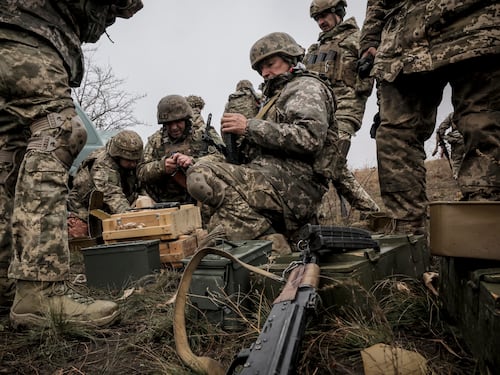 Truppe in Ucraina per sostenere Kiev: l'Ue divisa su come proteggere Zelensky