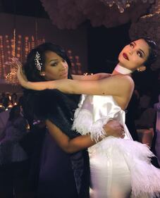 Kim Kardashian e sorelle festeggiano i 60 anni della mamma 4