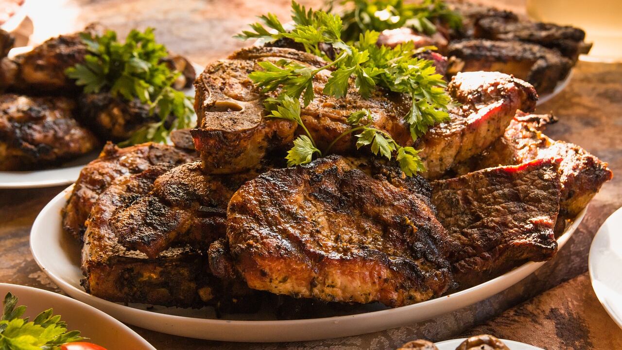 Tumori, ecco perché è bene mangiare poca carne