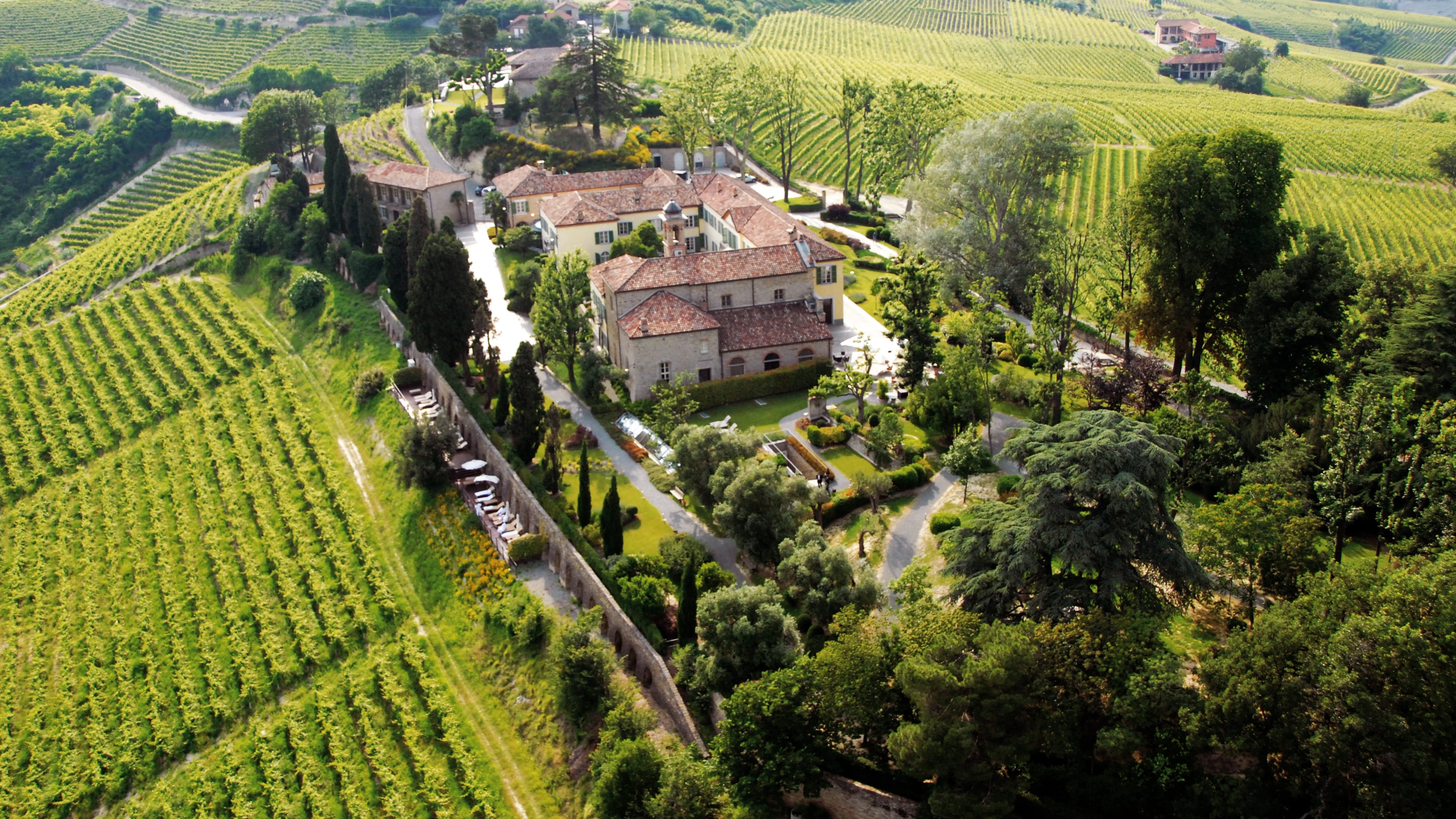 L'ex monastero nelle Langhe dove regna la pace (a 5 stelle)