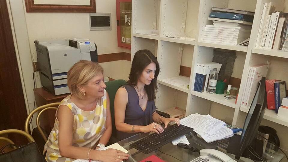 Le carte inchiodano la Muraro e lei scoppia a piangere