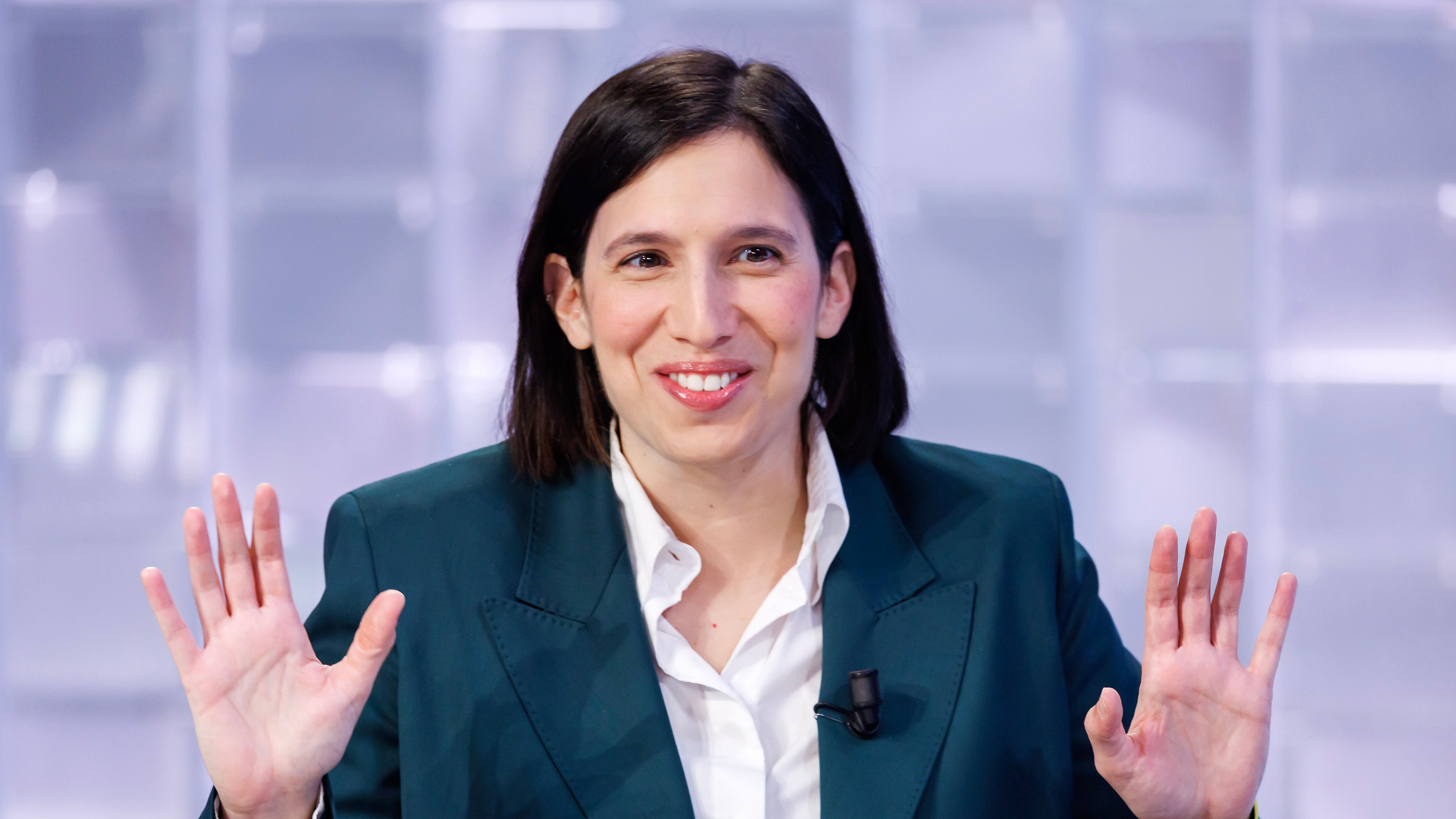 Elly tace sul Pride e pensa alle chat di Fdi. Picierno: "Ebrei cacciati? Antisemitismo"