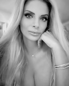 Francesca Cipriani, il relax è hot 6