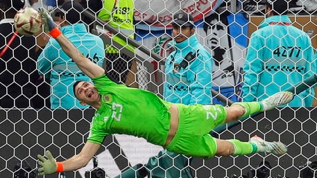 Il riscatto del portiere panchinaro: Dibu Martinez, da snobbato a campione